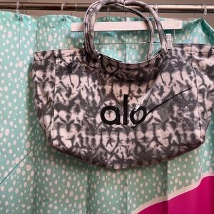 Limited Edition ALO Yoga Gray Tye Dye Shopper Tote “Peace on Earth”